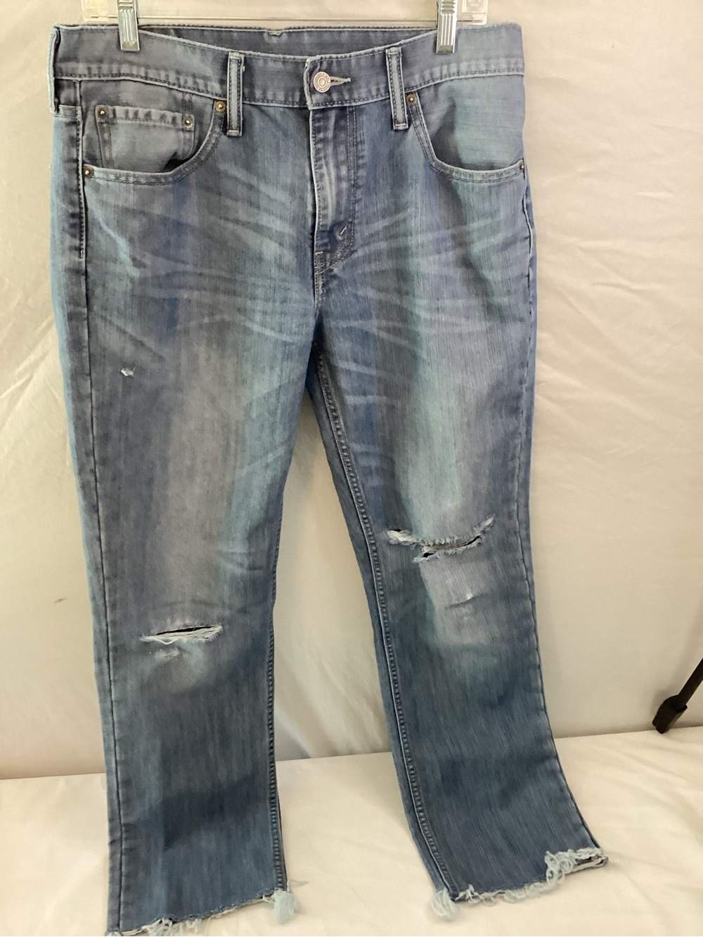Men’s Levi’s 511 Distressed Men’s Jeans with Cut Offs Style Hem 33x32
